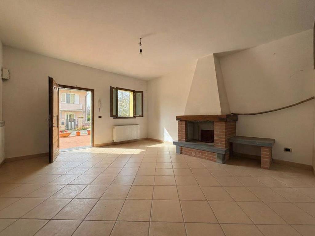 casa indipendente in vendita a Castelfranco di Sotto in zona Orentano