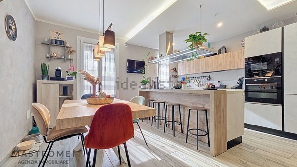 casa indipendente in vendita a Castelfranco di Sotto in zona Villa Campanile