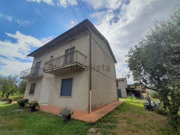 casa indipendente in vendita a Castelfranco di Sotto in zona Villa Campanile