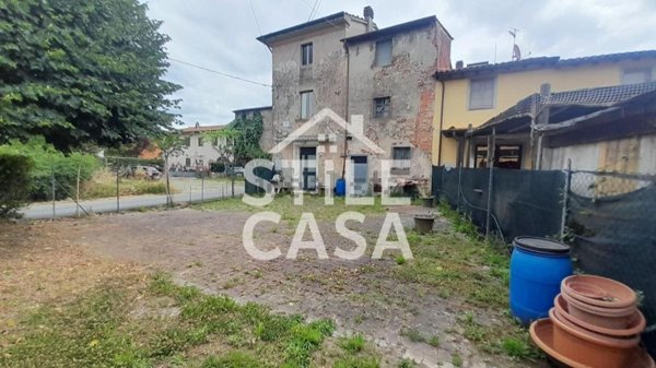 casa indipendente in vendita a Castelfranco di Sotto in zona Orentano