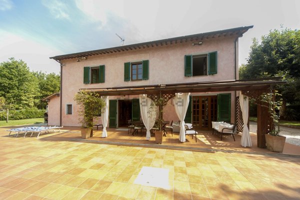 casa indipendente in vendita a Castelfranco di Sotto in zona Villa Campanile