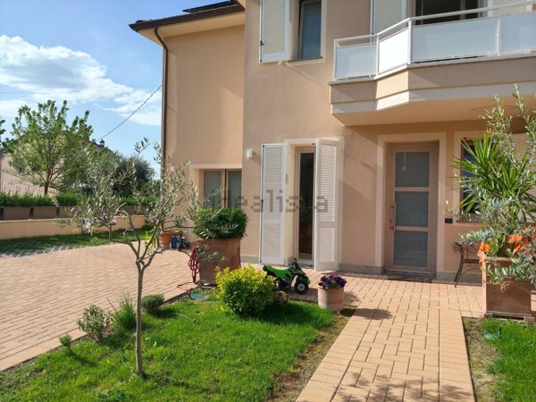 casa indipendente in vendita a Castelfranco di Sotto in zona Villa Campanile