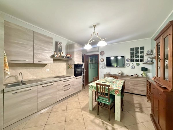 casa indipendente in vendita a Castelfranco di Sotto in zona Villa Campanile