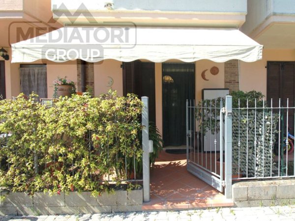 casa indipendente in vendita a Castelfranco di Sotto in zona Villa Campanile