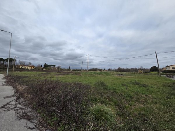 terreno edificabile in vendita a Castelfranco di Sotto in zona Orentano