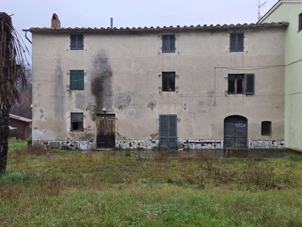 intera palazzina in vendita a Castelfranco di Sotto in zona Orentano