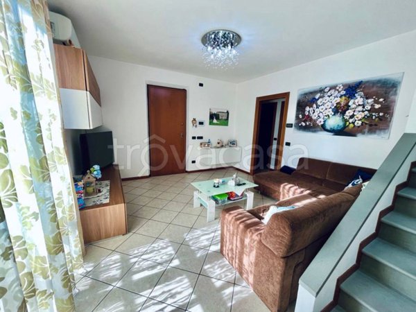 casa indipendente in vendita a Castelfranco di Sotto in zona Orentano