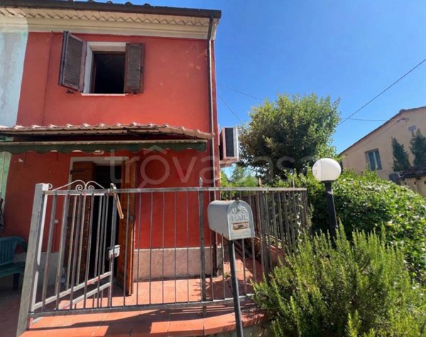 casa indipendente in vendita a Castelfranco di Sotto in zona Orentano