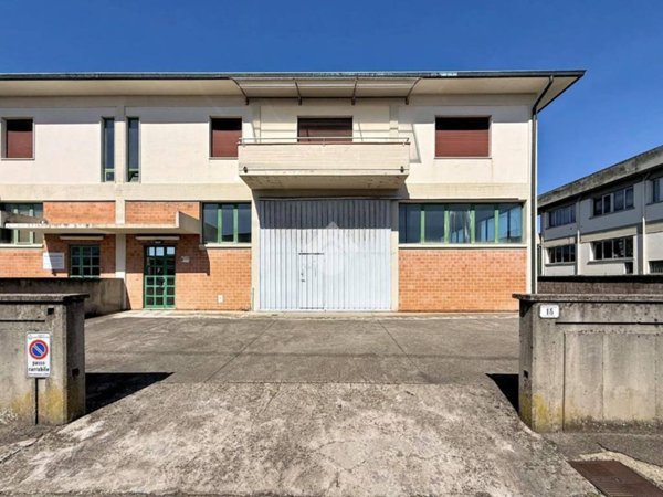 locale commerciale in vendita a Castelfranco di Sotto