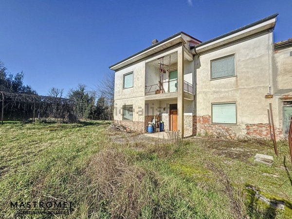 casa indipendente in vendita a Castelfranco di Sotto in zona Villa Campanile