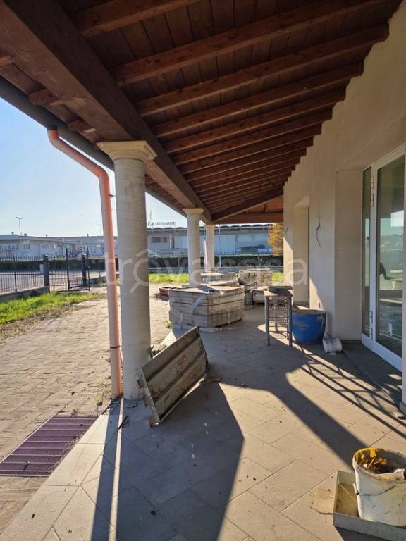 negozio in vendita a Castelfranco di Sotto