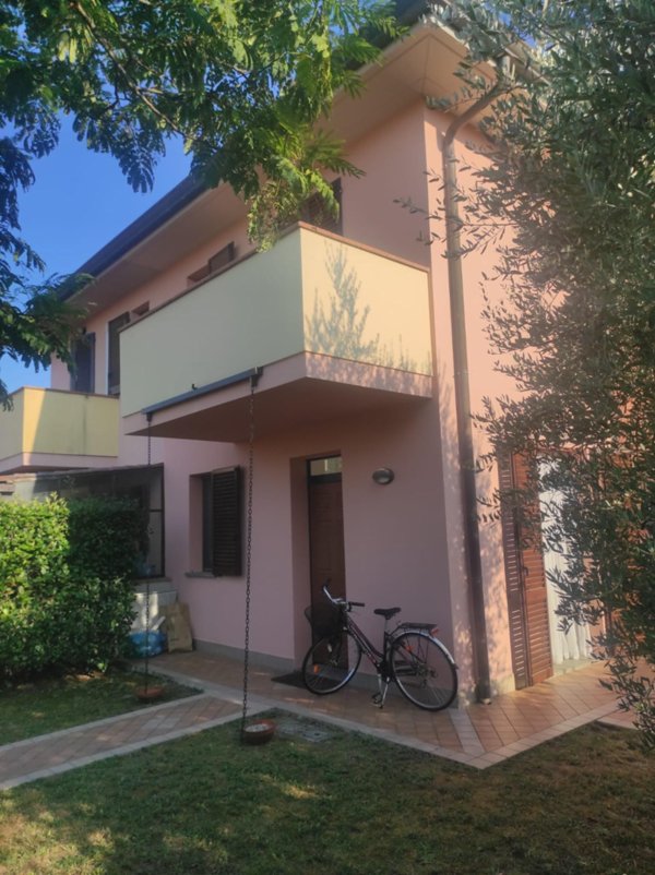 intera palazzina in vendita a Castelfranco di Sotto in zona Orentano