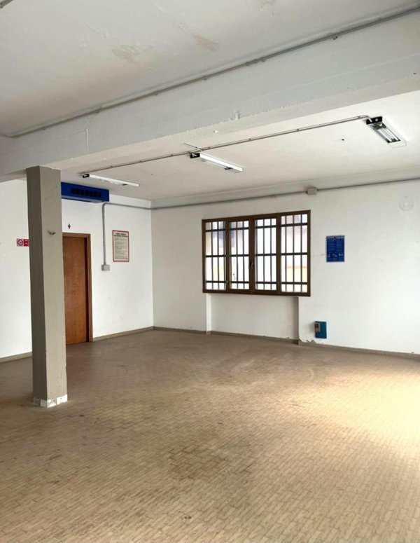 locale commerciale in vendita a Castelfranco di Sotto