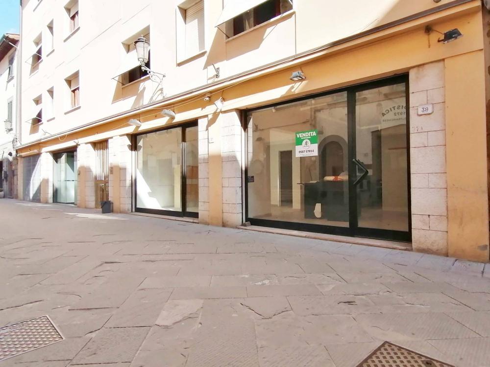 locale commerciale in vendita a Castelfranco di Sotto