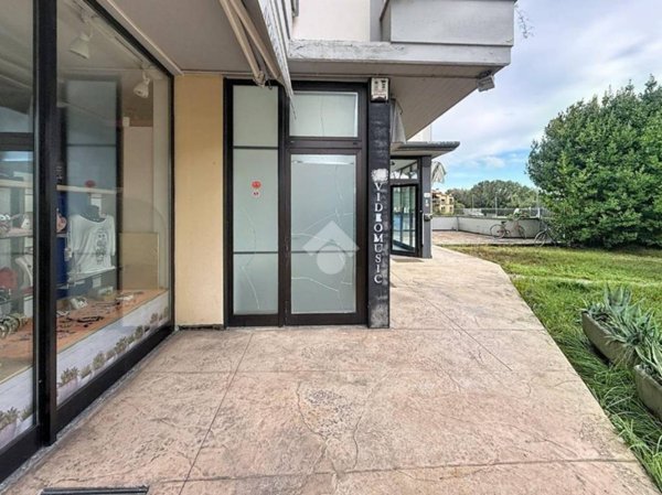 locale commerciale in vendita a Castelfranco di Sotto