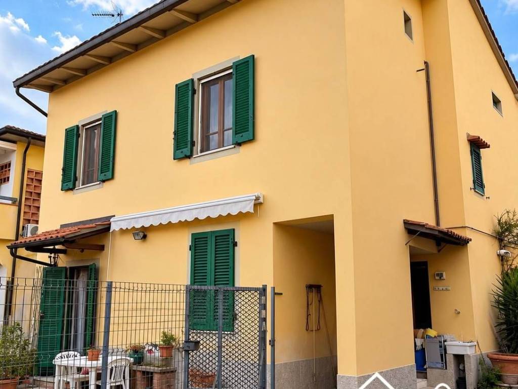 casa indipendente in vendita a Castelfranco di Sotto in zona Orentano