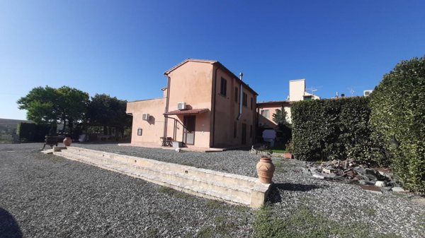 casa indipendente in vendita a Castellina Marittima