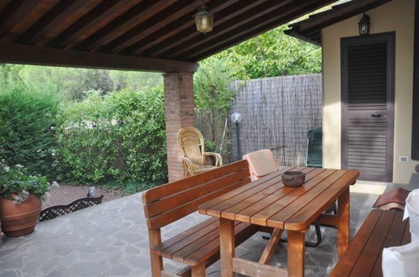 casa semindipendente in vendita a Castellina Marittima