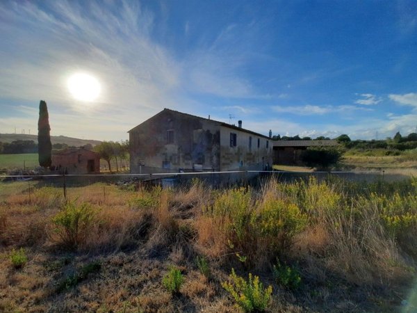 locale di sgombero in vendita a Castellina Marittima
