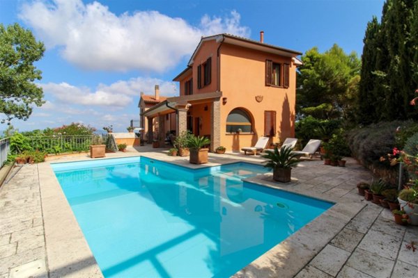 casa indipendente in vendita a Castellina Marittima