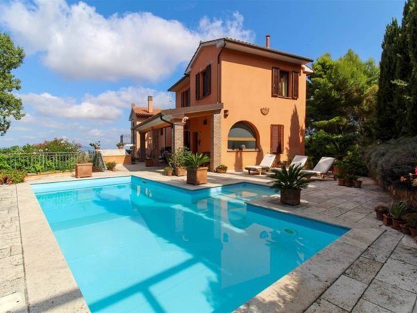 casa indipendente in vendita a Castellina Marittima