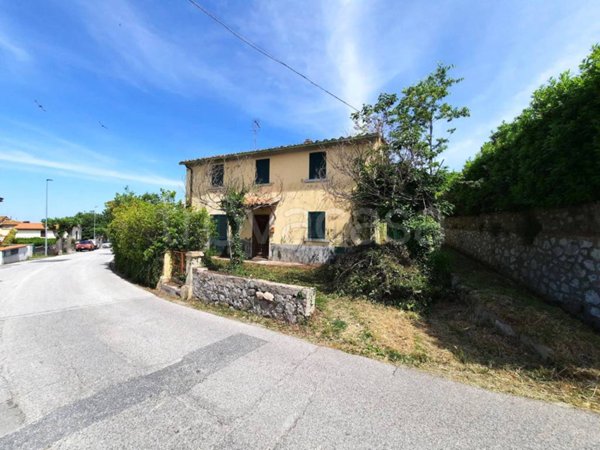 casa indipendente in vendita a Castellina Marittima