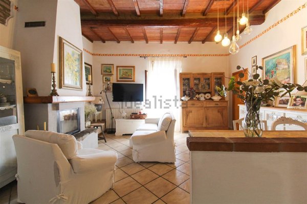 casa semindipendente in vendita a Castellina Marittima