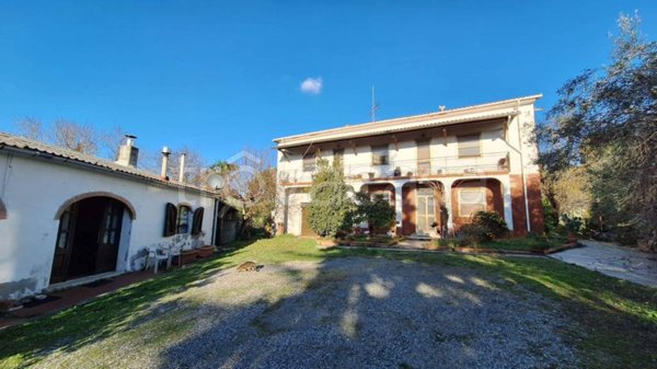 casa indipendente in vendita a Castellina Marittima