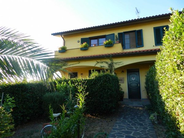 casa indipendente in vendita a Castellina Marittima
