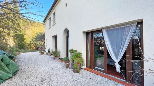 casa indipendente in vendita a Castellina Marittima