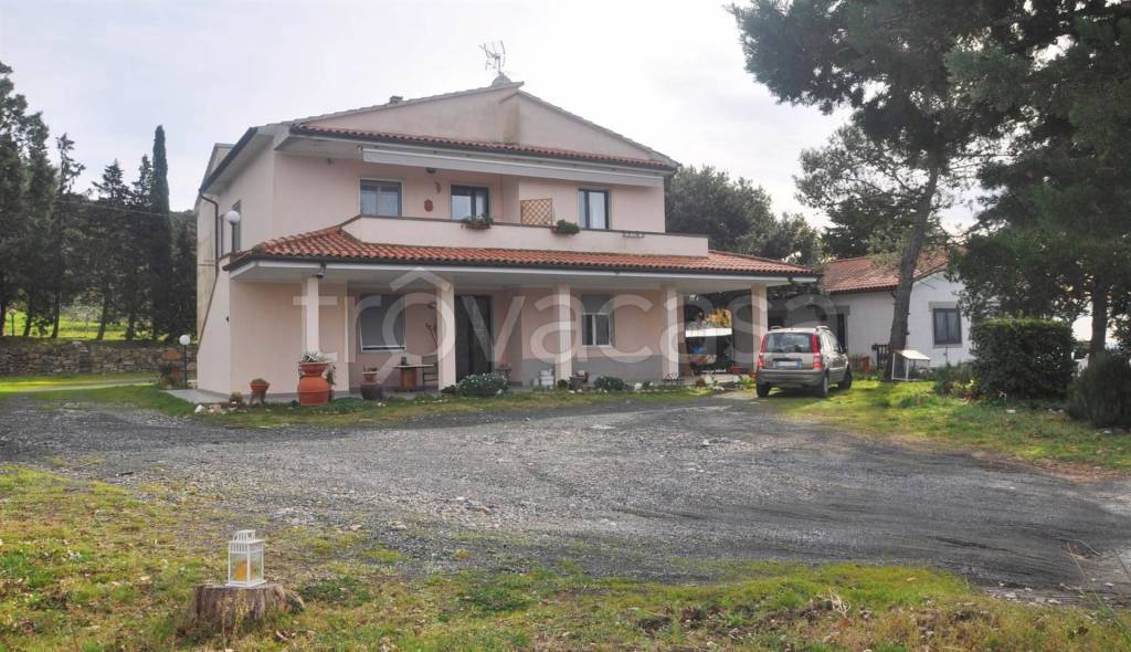 casa indipendente in vendita a Castellina Marittima