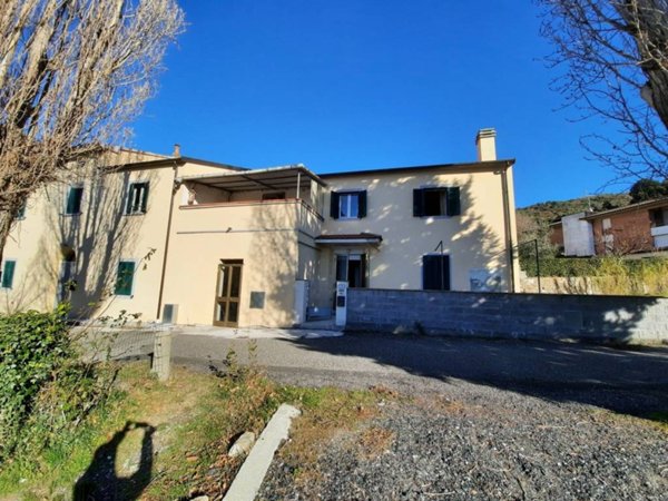 casa indipendente in vendita a Castellina Marittima