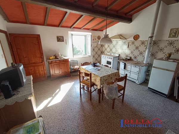 casa semindipendente in vendita a Castellina Marittima