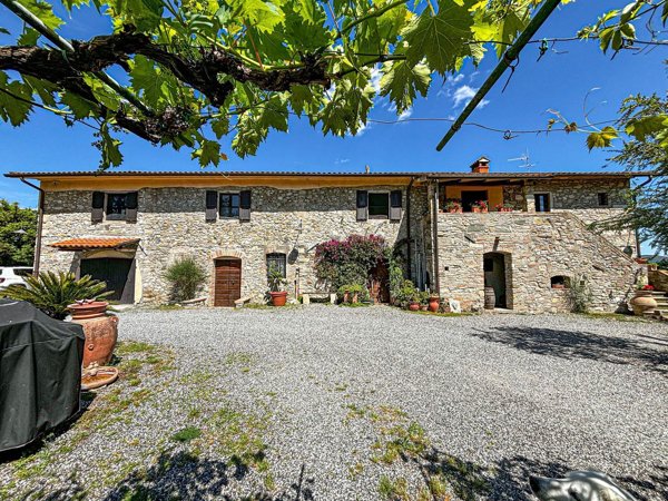 casa indipendente in vendita a Castellina Marittima