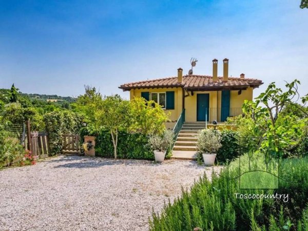 casa indipendente in vendita a Castellina Marittima