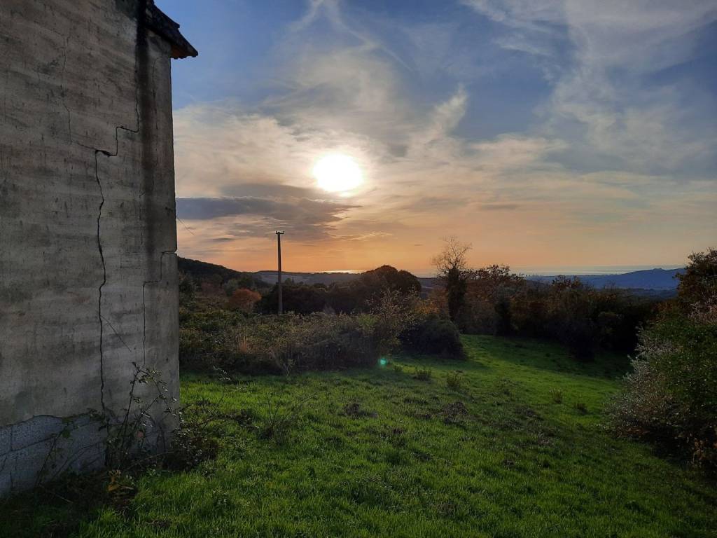 casa indipendente in vendita a Castellina Marittima