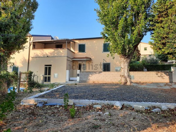 casa indipendente in vendita a Castellina Marittima