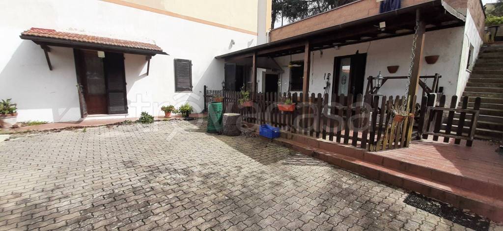 appartamento in vendita a Castellina Marittima