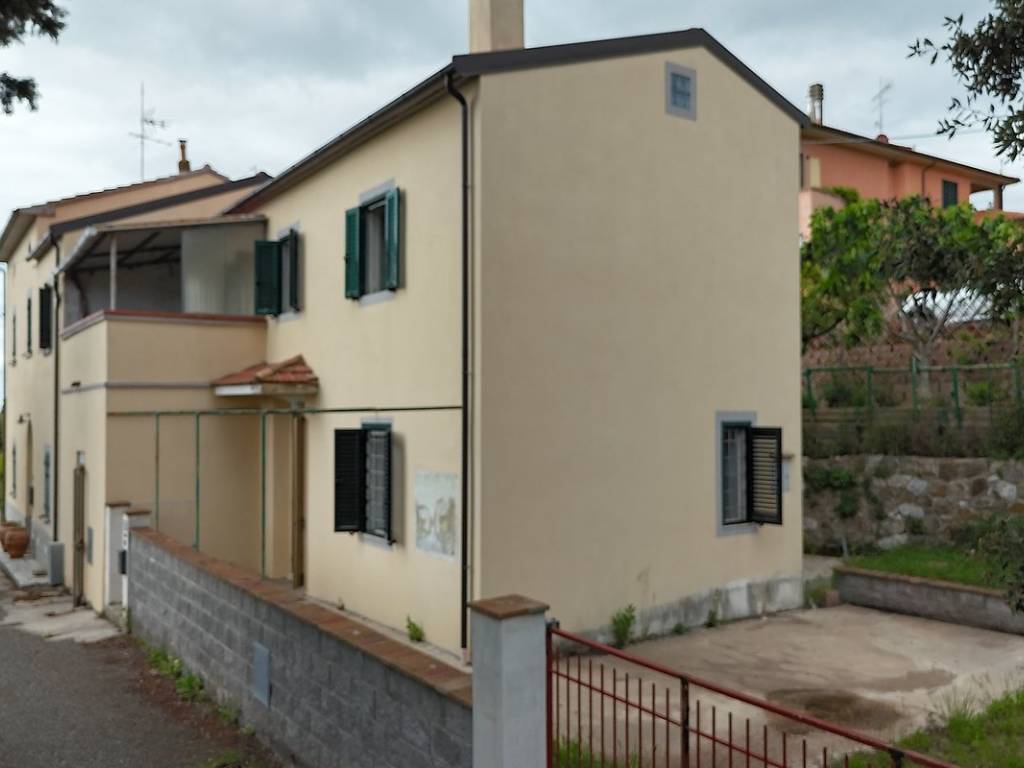 casa indipendente in vendita a Castellina Marittima
