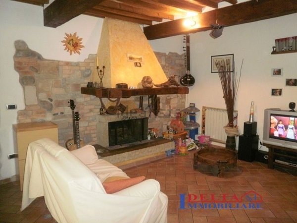 casa indipendente in vendita a Castellina Marittima