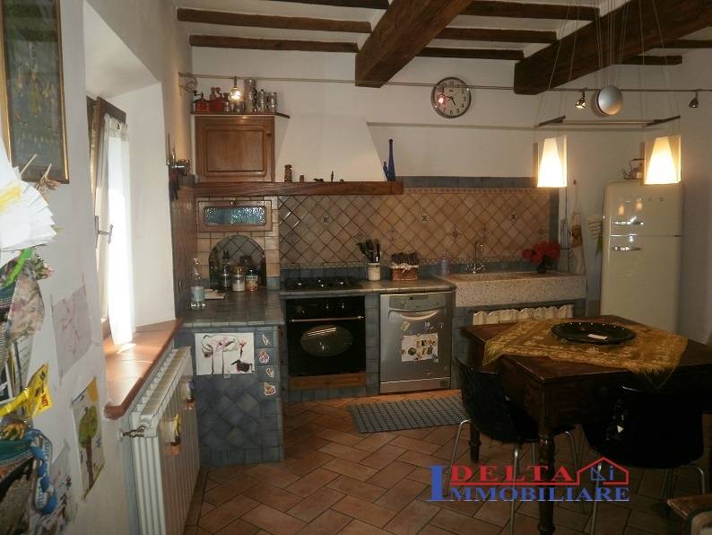 casa indipendente in vendita a Castellina Marittima