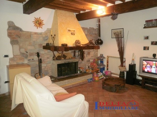 casa indipendente in vendita a Castellina Marittima
