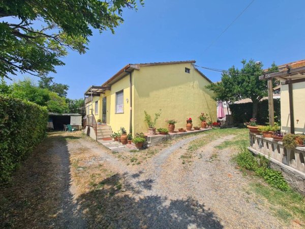 casa indipendente in vendita a Castellina Marittima