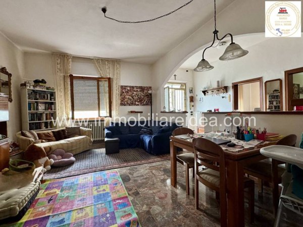 casa indipendente in vendita a Castellina Marittima