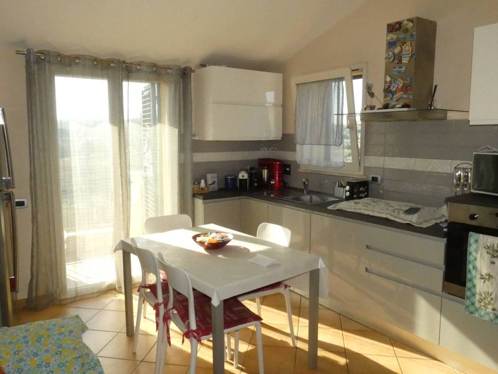 appartamento in vendita a Castellina Marittima