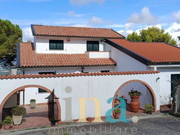 casa indipendente in vendita a Castellina Marittima