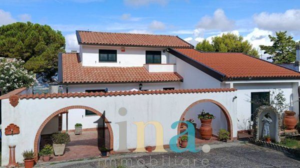 casa indipendente in vendita a Castellina Marittima