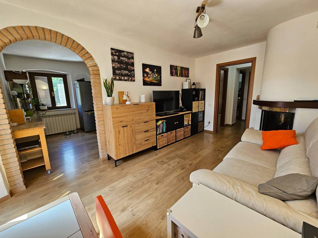 casa indipendente in vendita a Castellina Marittima