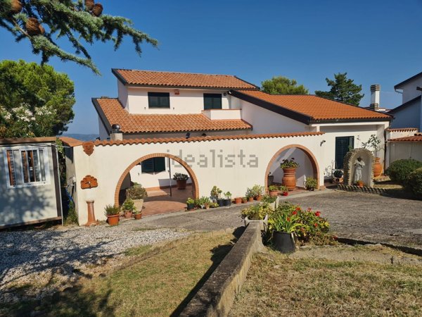 casa indipendente in vendita a Castellina Marittima