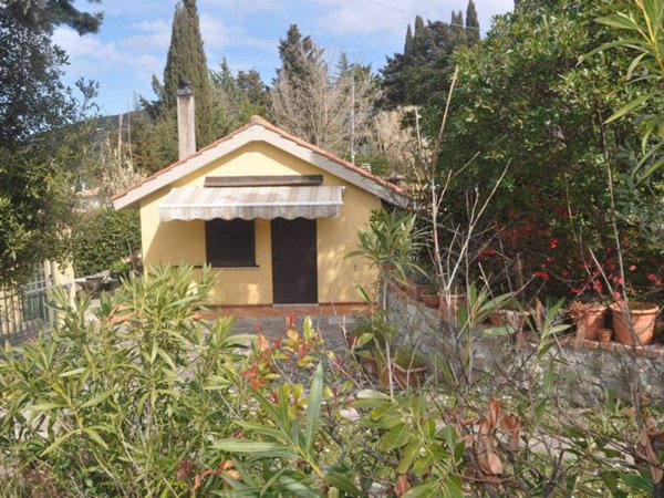 casa indipendente in vendita a Castellina Marittima